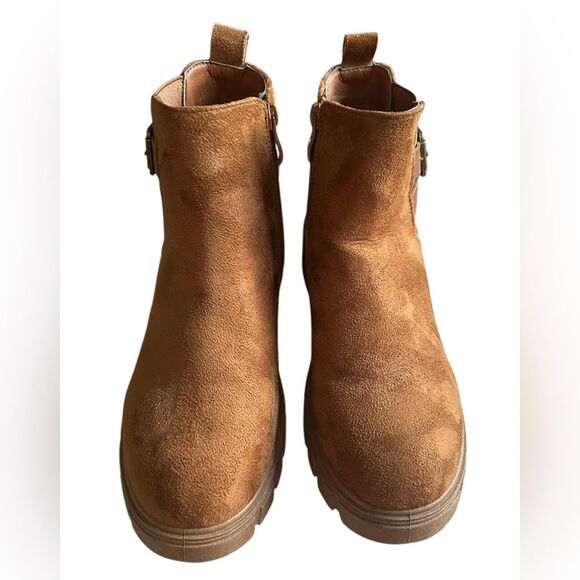 Wanted Women's Cinder Lug Sole Microfiber Ankle Boots. Sizes 8.5. EUC. Tan/Brown - Picture 6 of 8